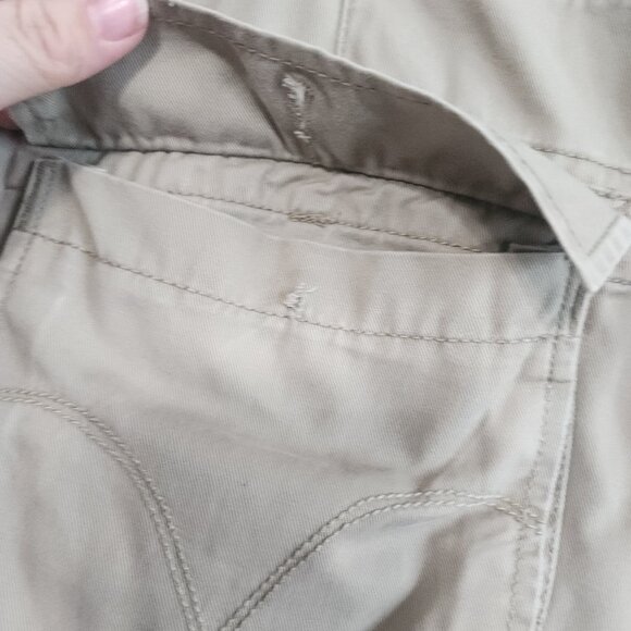 Levi's Mens Shorts Size 36 Cargo Distressed Worn 100% Cotton Beige Y2K - Picture 8 of 12